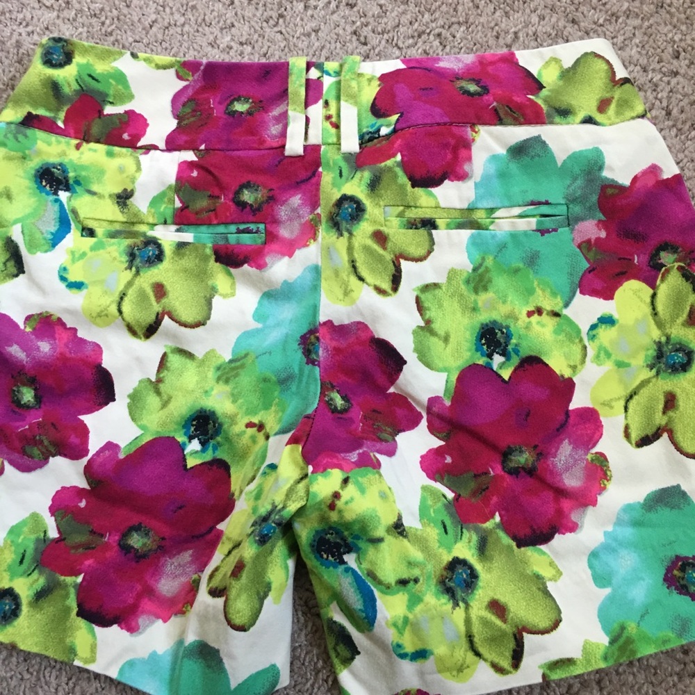 Limited Shorts Size 0 Crew Fit